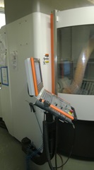 1 Centre usinage 5 axes , micro mécanique